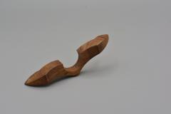 Photo de l'article Bague de lecture en bois de châtaignier – accessoire artisanal pratique pour passionnés de lecture