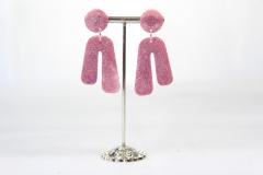 Puces d’oreilles pailletées roses – formes géométriques modernes / Roze glitter oorstekers – modern geometrisch ontwerp / Pink glitter stud earrings – modern geometric statement