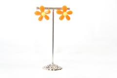 Clous d’oreilles fleurs orange – petites boucles pop et lumineuses / Oranje bloemen oorstekers – klein en vrolijk accent / Orange flower stud earrings – bright & fun everyday pop