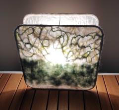 Lampe artisanale Fibre Libre – cube feutré en laine locale, jeu de lumière authentique et artisanal / Ambachtelijke lamp Fibre Libre – kubus in gevilte lokale wol, authentiek spel van licht / Fibre Libre lamp – felted wool cube in local wool, authentic handmade light effect