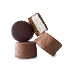 Chez Blanche Assortiment de melocakes melo cakes boules chocolat au lait – gourmandises belges fourrées et artisanales / Assortiment melkchocolade bolletjes – Belgische lekkernijen met vulling / Milk chocolate mix – Belgian filled chocolate balls, handmade and delicious. Jean Galler