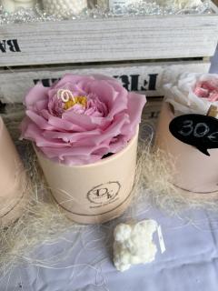 Bougie fleur Sakura en cire d’abeille naturelle, parfum délicat de Grasse – sculpture florale faite main – cadeau élégant et poétique / Bijenwasbloemkaars Sakura – handgemaakt met parfum uit Grasse – een uniek en poëtisch geschenk / Sakura flower candle – handmade with beeswax and Grasse perfume – elegant artisan gift