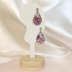 Boucles d’oreilles violet floral – création unique, chic et romantique / Paarse bloemen oorbellen – uniek en elegant / Purple floral earrings – handmade, romantic and elegant touch