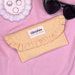 Foto van het artikel Brillenetui Alizée in geel ruitjesstof – Handgemaakt in België met volant