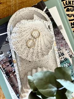 Coquille en Jesmonite gris granit – pièce artisanale unique, cadeau original fait main / Schelp in zilvergrijze Jesmonite – unieke handgemaakte creatie, origineel cadeau / Silver gray Jesmonite shell – unique handmade piece, original gift idea