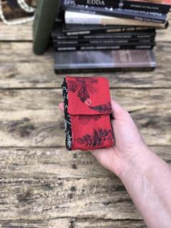Picture of the product Red tarot pouch – Handmade pouch in recycled fabric with botanical print, ideal for oracles, tarot cards and spellbooks