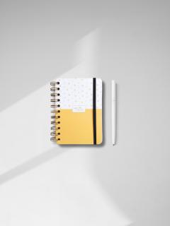 Foto van het artikel Schoolagenda 2025-2026 A6 Geel – Compact, handig & zonnig