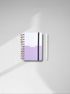 Foto van het artikel Schoolagenda 2025-2026 A6 Lila – Rust, creativiteit & dagelijkse planning