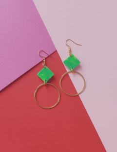 Photo de l'article Boucles d'oreilles - vert & doré - plastique recyclé