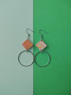 Photo de l'article Boucles d'oreilles - orange & argenté - plastique recyclé