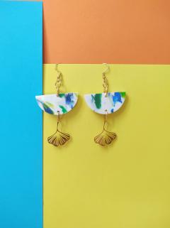 Photo de l'article Boucles d'oreilles - doré & blanc - plastique recyclé
