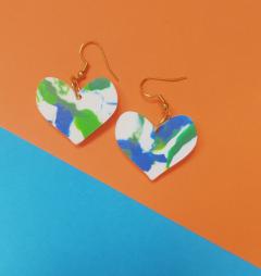 Photo de l'article Boucles d'oreilles - vert & doré - plastique recyclé