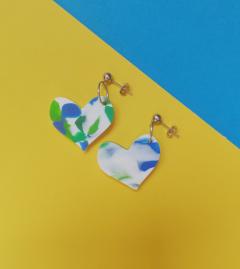 Photo de l'article Boucles d'oreilles - petit coeur - plastique recyclé