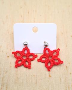 Photo de l'article Puce d’oreille fleur en dentelle – Rouge écarlate