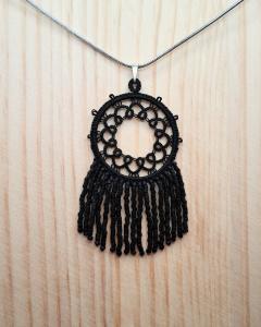 Photo de l'article Noir – Collier pendentif rond en dentelle Frivolité & perles Miyuki