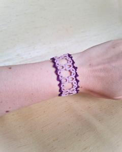 Photo de l'article Cassis & violet pastel (M) – Bracelet en dentelle motif ajouré