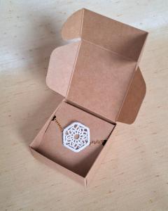Photo de l'article Blanc – Bracelet en dentelle motif hexagone (M)