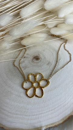Collier pendentif marguerite doré – bijou délicat artisanal belge / Vergulde margrietketting – fijn Belgisch handgemaakt juweel / Gold daisy pendant necklace – delicate Belgian handmade jewelry