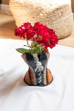 Photo de l'article Corset décoratif en cuir bicolore