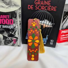 Marque-page artisanal en bois avec flochette – peinture Dot Art par Marie Marevoet – pièce unique pour les amoureux des livres / Houten boekenlegger – handgeschilderd in Dot Art – met sierkoordje – Belgisch & uniek / Wooden bookmark with tassel – Dot Art design – handmade in Belgium – perfect for book lovers