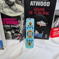 Photo de l'article Marque-page (signet) en bois avec "flochette" de couleur assortie - peint à la main en Dot Art