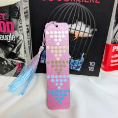 Photo de l'article Marque-page (signet) en bois avec "flochette" de couleur assortie - peint à la main en Dot Art