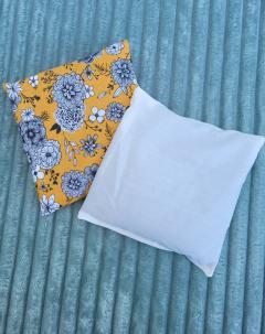 Bouillotte aux graines de lin motif fleur jaune – coussin bien-être fait main / Warmtekussen met lijnzaad en geel bloemenmotief – handgemaakt / Yellow flower seed warmer – handmade wellness cushion