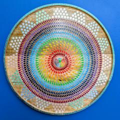 Plateau mural 2-en-1 peint à la main – Dot Art coloré & vibrant – décoration artisanale belge par Dotty Joyous Things / Houten muurdecoratie & plateau – kleurrijke Dot Art door Marie Marevoet – uniek Belgisch handwerk / 2-in-1 wall art tray – hand-painted with Dot Art – vibrant & unique piece by Belgian artist