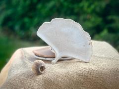 Photo de l'article Feuille de Gingko en Jesmonite (Natural). Coupelle à bijoux.