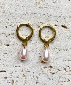 Boucles d’oreilles goutte rose – Bijou fait main chic en laiton doré, à offrir pour un anniversaire, une fête ou un petit plaisir féminin / Roze druppel oorbellen – Handgemaakt sieraad, ideaal cadeau voor haar / Pink drop earrings – Handmade gold-tone jewelry, elegant gift for women Faberhaus