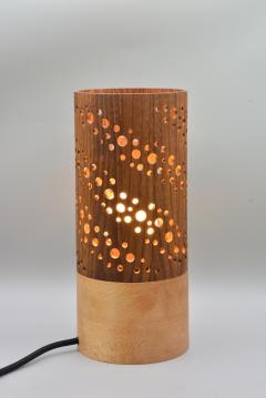 Photo de l'article Lampe à poser en bois de Châtaigner – Design artisanal et chaleureux