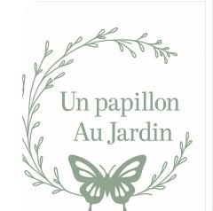 Un papillon au jardin marque artisanale belge disponible sur Wimzzi.com création locale fait main offrir made in Belgium / Belgisch ambachtelijk merk beschikbaar op Wimzzi.com lokaal cadeau / Belgian artisan brand available on Wimzzi.com handmade local gift