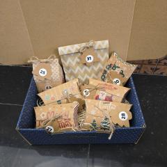 Calendrier bien-être homme, soins naturels artisanaux, idée cadeau responsable / Wellness kalender voor mannen, natuurlijke ambachtelijke verzorging / Men’s wellness calendar, natural handmade care gift