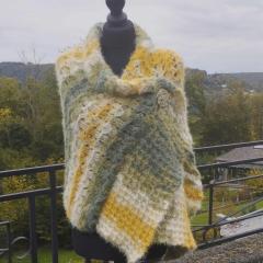 Picture of the product Stole, hand crocheted shawl