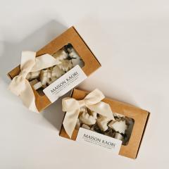 Mini fondants parfumés Maison Kaori, spécial Noël, parfum gourmand cookie, cadeau artisanal pour ambiance cocooning / Mini geurwax melts Maison Kaori, kersteditie met koekjesgeur, ambachtelijk cadeau voor warme sfeer / Mini scented wax melts by Maison Kaori, Christmas edition cookie fragrance, handmade cozy gift
