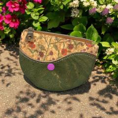 Porte-monnaie en liège artisanal, accessoire écoresponsable fait main, cadeau pratique / Handgemaakte portemonnee in kurk, milieuvriendelijk accessoire, praktisch geschenk / Handmade cork coin purse, eco-friendly accessory, practical gift idea