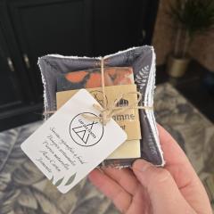 Photo de l'article Pack Savon & Lingettes Lavables – Soin naturel et artisanal