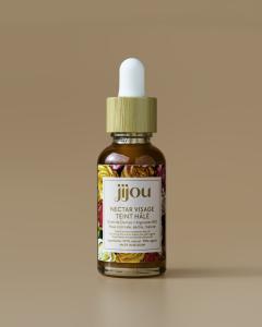 Huile visage Teint Hâlé – Jijou, soin naturel pour un éclat doré et uniforme. Enrichie en huiles végétales bio pour sublimer la peau sans autobronzant. Créée à la main par Julie Merhi, artisanat belge éthique sur Wimzzi.com. / Teint Hâlé – Jijou, Belgische natuurlijke olie voor een gezonde, zongebruinde gloed – met biologische plantenextracten. Handgemaakt door Julie Merhi – via Wimzzi.com. / Teint Hâlé – Jijou, natural face oil for a healthy sun-kissed glow. Handmade by Belgian artisan Julie Merhi with organic oils — available on Wimzzi.com.