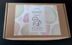Kit savon au lait maternel – coffret artisanal pour créer son savon maison personnalisé / Moedermelk zeepkit – ambachtelijke doos om je eigen persoonlijke zeep te maken / Breastmilk soap kit – artisan box to create your own custom handmade soap