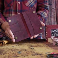 Picture of the product Bordeaux Leather Wallet – Elegant and Practical