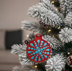 Photo de l'article Boule de Noël double face - Turquoise sur rouge