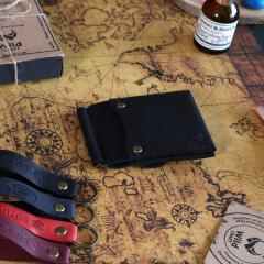 Pince à billets en cuir noir Noir Baron avec pochette à monnaie, accessoire élégant, idée cadeau pour homme / Geldclip in zwart leer Noir Baron met muntvak, stijlvol accessoire, cadeau-idee voor mannen / Noir Baron black leather money clip with coin pocket, elegant accessory, gift idea for men