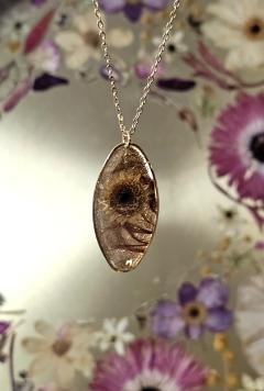 Photo de l'article Collier “Aquarelle” – Fleurs dorées et acier inoxydable