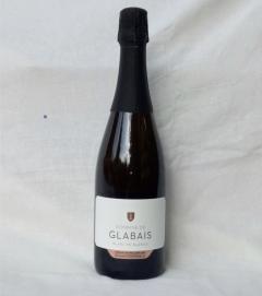 Domaine de Glabais Blanc de Blancs Brut, vin belge raffiné, parfait pour offrir ou s’offrir un moment festif / Domaine de Glabais Blanc de Blancs Brut, verfijnde Belgische wijn, perfect om cadeau te doen of jezelf te trakteren / Domaine de Glabais Blanc de Blancs Brut, refined Belgian wine, perfect to gift or enjoy a festive moment