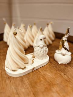 Photo de l'article La Forêt des Lutins : féerie hivernale en cire dorée