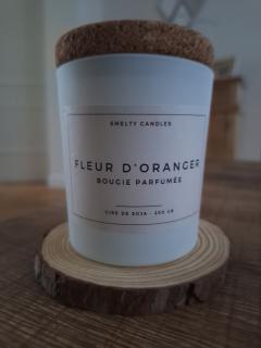Bougie parfumée artisanale Fleur d’oranger – ambiance florale et apaisante / Ambachtelijke geurkaars Oranjebloesem – bloemige en rustgevende sfeer / Handmade orange blossom scented candle – floral and soothing ambiance