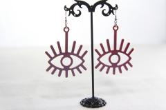 Boucles d’oreilles motif œil argenté au style graphique, bijou contemporain artisanal / Oorbellen met zilverkleurig oogmotief, grafisch handgemaakt juweel / Silver eye motif earrings, contemporary graphic handmade jewelry