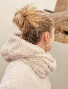 Photo de l'article Col à Capuche Femme en Fausse Fourrure Beige