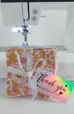 Lot de 7 lingettes démaquillantes lavables – alternative écologique pour routine beauté clean + IA / Set van 7 wasbare reinigingsdoekjes – eco-alternatief voor schone beautyroutine + AI / Set of 7 washable makeup remover pads – eco-friendly alternative for clean & AI-assisted beauty routine