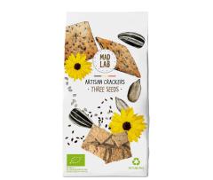 Crackers aux 3 graines bio par MAD LAB Bruxelles, biscuits salés artisanaux signés David Moriamé, recette bio riche en graines, snack sain et local, idée cadeau gourmand responsable et exclusif Biologische crackers met 3 zaden van MAD LAB Brussel, ambachtelijke hartige koekjes van David Moriamé, gezonde en lokale aperitief snack, origineel en exclusief foodie cadeau Organic 3-seed crackers by MAD LAB Brussels, artisan savory biscuits by David Moriamé, healthy gourmet snack made locally, responsible and exclusive original food gift
